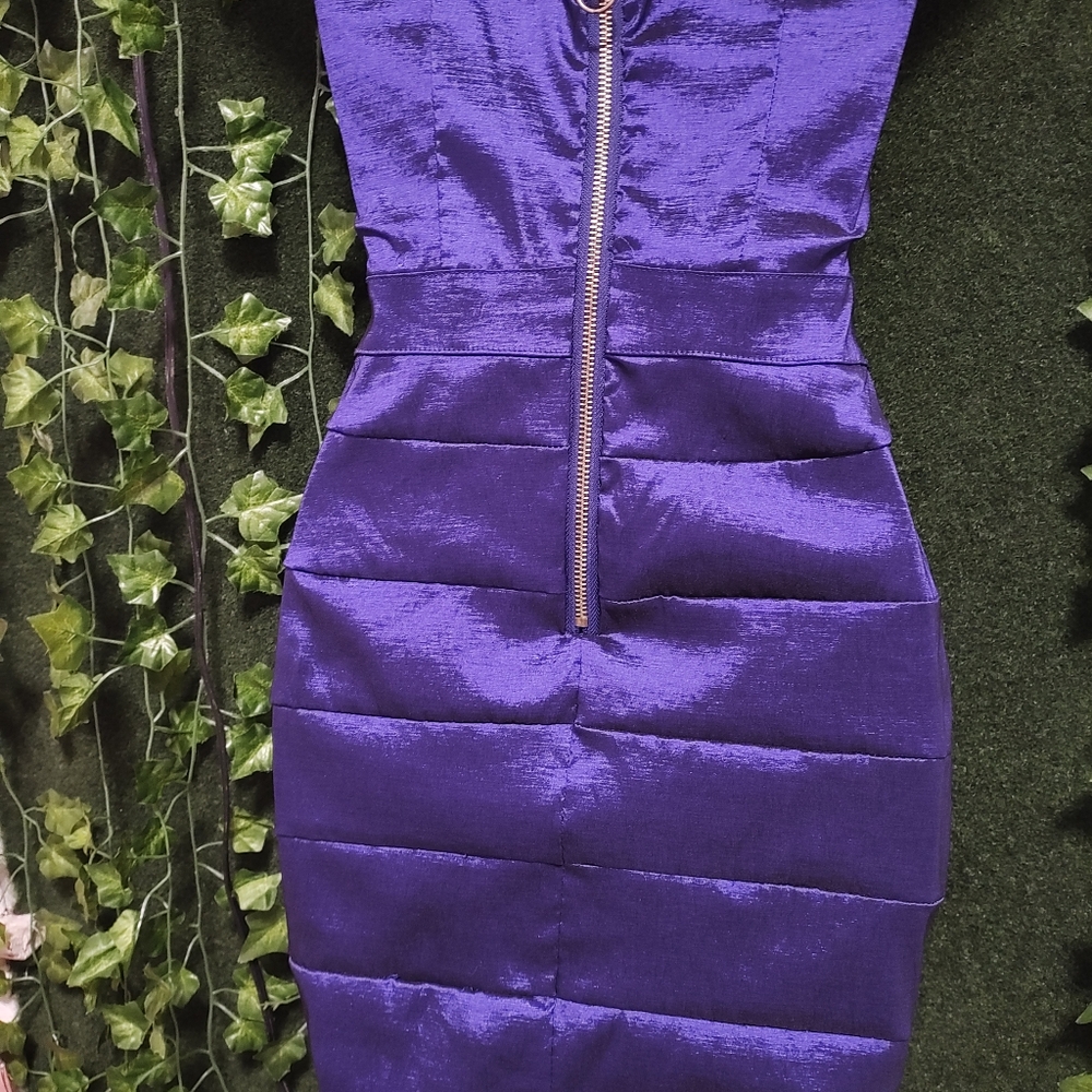 Dress - Picture 7 of 8